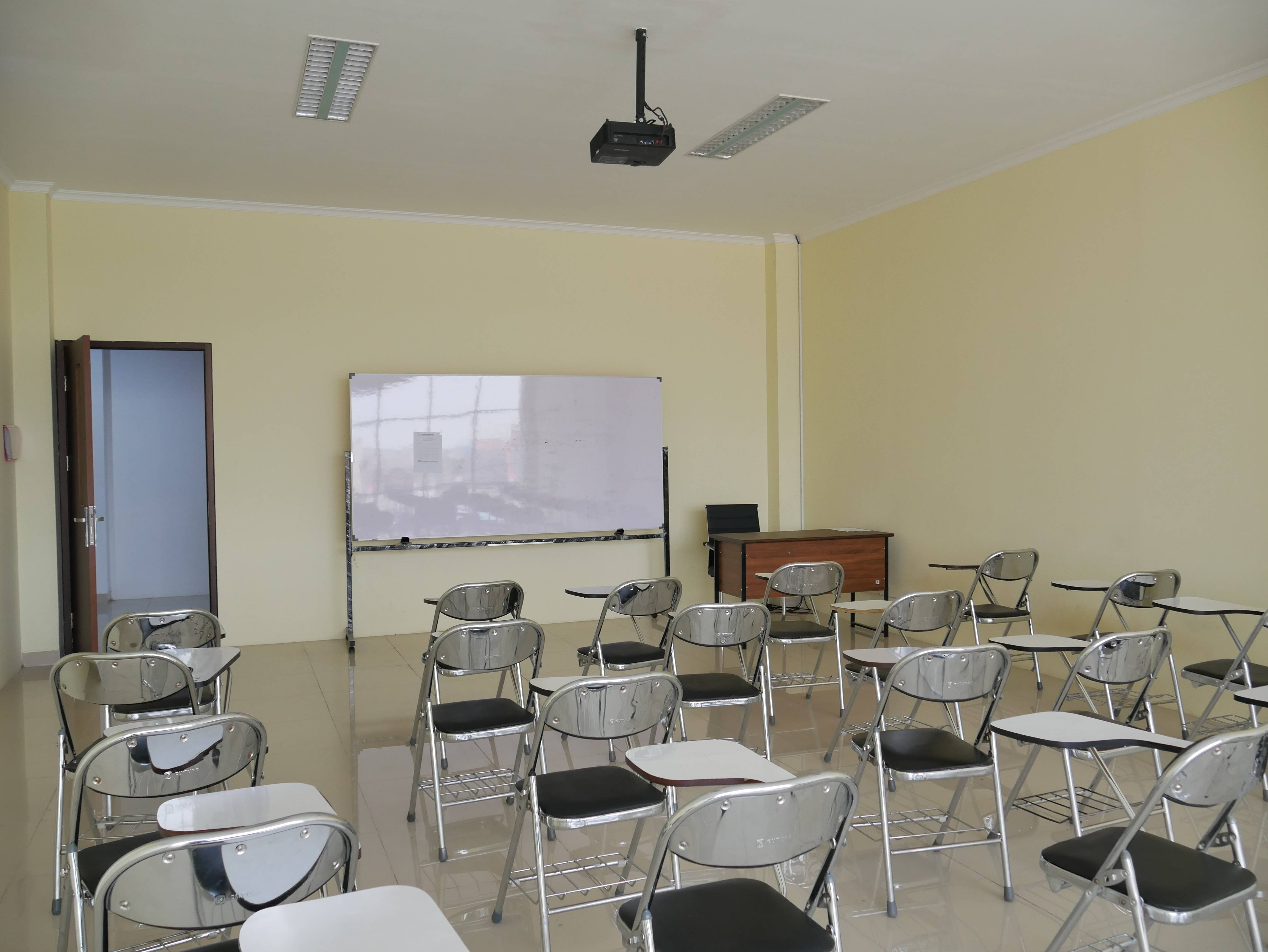 Gedung Perkuliahan Full AC